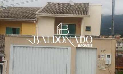 CASA EM EXTREMA MG SOBRADO 3 QUARTOS R$ 590MIL 2KM CENTRO