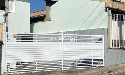 Casa à Venda em Atibaia SP 3 DORM. Quintal Grande garagem