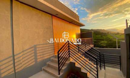 Casa em condomínio Extrema MG para locação 2 quartos garagem