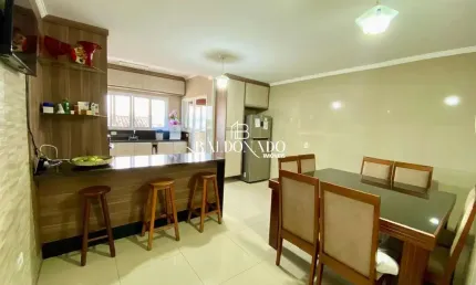 Casa em Extrema MG à venda sobrado 3 minutos do centro
