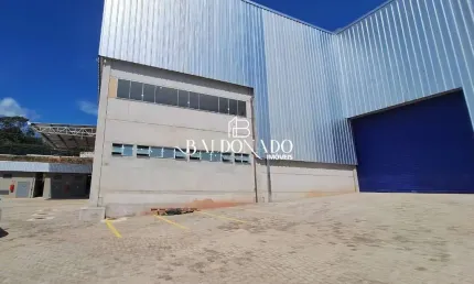 GALPÃO EM EXTREMA MG PARA ALUGAR 2336m² ACESSO FERNÃO DIAS