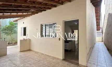 Casa em Extrema MG à venda 3 QUARTOS próximo ao centro 250m²