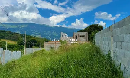 Terreno em extrema mg à venda 200m² 2 km da cidade parcelado