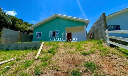 CASA EM EXTREMA MG À VENDA 3 QUARTOS ACABAMENTO PORCELANATO
