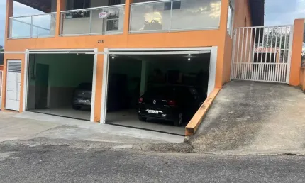 Casa à venda em  EXTREMA - MG Com Escritura, otima localização.