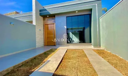 Casa com 3 dormitórios em Extrema MG para locação, próximo ao Centro, comércios, Escolas