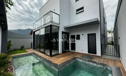 Casa em extrema a venda alto padrão com piscina e área gourmet, garagem para 4 carros