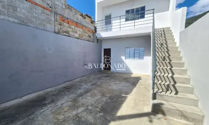 Casa em extrema mg para locação com 2 dormitórios, garagem, próximo ao centro