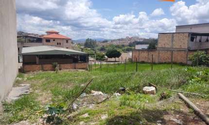 Terreno à venda no Santa Clara, Conselheiro Lafaiete , 291 m2 por R$ 180.000