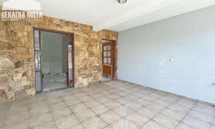 Casa com 4 quartos para alugar na Rua José de Almeida Teixeira, Vila Teixeira, Salto