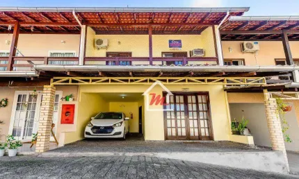 Sobrado com 3 dormitórios à venda, 136 m² por R$ 470.000,00 - Velha - Blumenau/SC