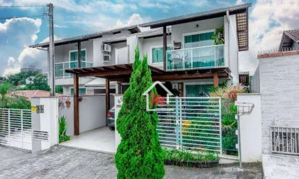 Sobrado com 3 dormitórios à venda, 121 m² por R$ 830.000,00 - Velha - Blumenau/SC