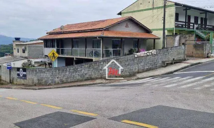 Casa com 3 dormitórios à venda, 196 m² por R$ 690.000,00 - Escola Agrícola - Blumenau/SC