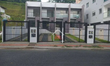 Sobrado com 2 dormitórios sendo 2 suítes à venda, 93 m² por r$ 380.000 - itoupavazinha - blumenau/sc