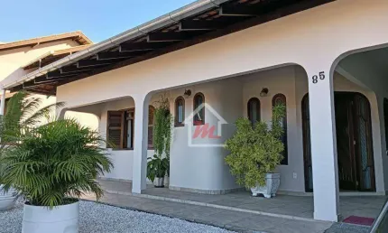 Casa com 4 dormitórios para alugar, 223 m² por r$ 5.400,00/mês - água verde - blumenau/sc