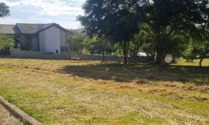 Lindo terreno à venda, 1107 m² por r$ 300.000 - condomínio recanto santa barbara - aceito permuta - jambeiro/sp