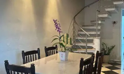 Sobrado com 3 dormitórios à venda, 250 m² por R$ 937.000 - Jardim Uirá - São José dos Campos/SP