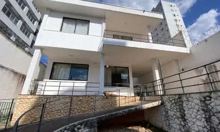 Casa com 4 quartos para alugar na Rua Artur Itabirano, 781, São José, Belo Horizonte por R$ 7.500