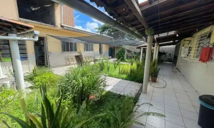 Casa no bairro de Areias com 04 quartos (03 suítes) na Vila Cardeal e Silva, terreno 476m2