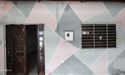 Casa bem localizada no bairro de Areias com 02 quartos