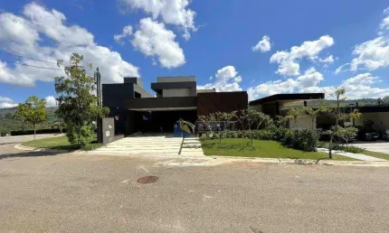 CASA TÉRREA NOVA à VENDA com 4 Suítes, Piscina e Área Gourmet Integrada no INTERIOR em CONDOMÍNIO FECHADO tipo CLUBE no VALE DAS ÁGUAS em BRAGANÇA
