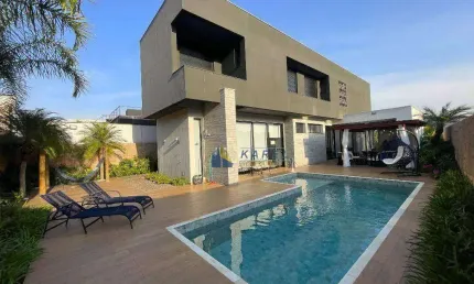 SOBRADO à VENDA MOBILIADO, NO INTERIOR, 4 SUÍTES, PISCINA, ÁREA GOURMET INTEGRADA em Cond. Fechado Tipo Clube VALE DAS ÁGUAS em BRAGANÇA PAULISTA!!