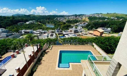 Sobrado à Venda com 5 Dormitórios, Amplo Quintal com Piscina e Área Gourmet no Condomínio Fechado Santa Helena 3 em Bragança Paulista!!