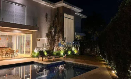 Belissimo Sobrado com 4 Suítes, Piscina,  Área Gourmet no Condomínio Tipo Clube Portal Bragança Horizonte!!