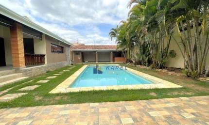 BELÍSSIMA CASA TÉRREA à VENDA no JARDIM EUROPA em BRAGANÇA PAULISTA com 3 DORMITÓRIOS, QUINTAL GRAMADO e PISCINA , EDÍCULA