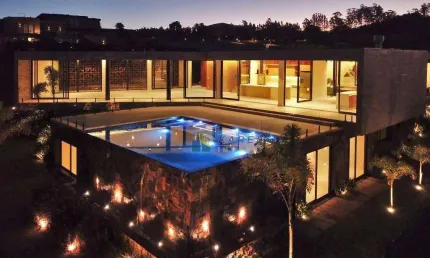 CASA TÉRREA à VENDA na FAZENDA DONA CAROLINA  com 5 SUÍTES, pronta para morar ...