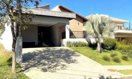 CASA TÉRREA para VENDA ou LOCAÇÃO com 3 SUÍTES, PISCINA em CONDOMÍNIO TIPO CLUBE no INTERIOR a 80km de SÃO PAULO em BRAGANÇA PAULISTA!