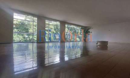 Leblon, quadra da praia, 1 por andar, 297 m2, 3 quartos, luxo!