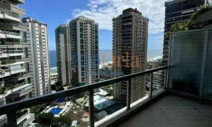 Apartamento Frontal Mar com 220m² no Atlântico Sul. Reformado!