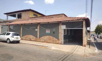 Casa com 4 quartos à venda na Rua R 10, Vila Redenção, Goiânia