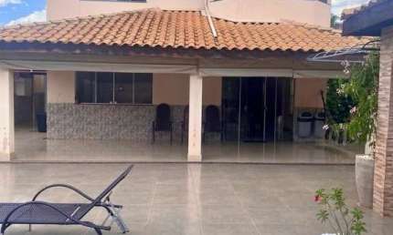 Vende-se Sobrado no Portal do Sol I - Seu Refúgio de Conforto e Estilo!