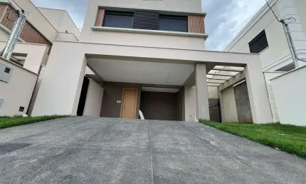 Casa em condomínio fechado com 4 quartos à venda na Avenida Marselha, Jardins Marselha, Aparecida de Goiânia, 181 m2 por R$ 1.465.000