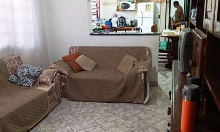 Casa Germinada Bairro de Vila Mirim a 200 metros da Praia
