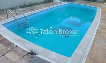Lindissíma Casa no Jd. Apolo c/ 3 Dorms. e Piscina. Localização Privilegiada!