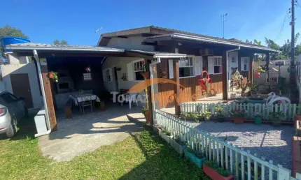 Casa com 4 quartos à venda na Guaiuba, 21, Guaiuba, Imbituba, 121 m2 por R$ 350.000