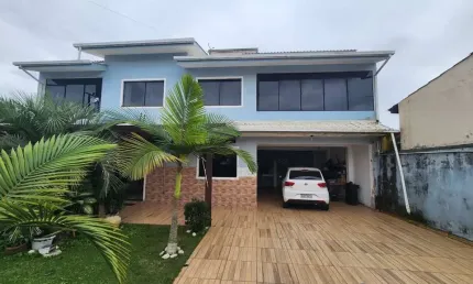 Casa com 4 quartos à venda na Guaiuba, 210, Guaiuba, Imbituba, 190 m2 por R$ 700.000