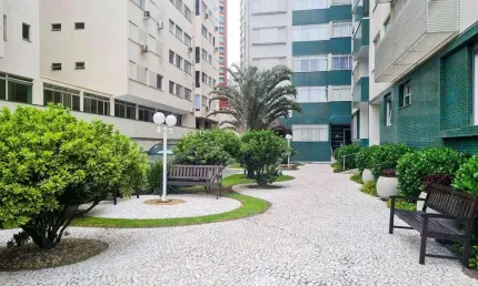 Apartamento com 3 dormitórios à venda por R$ 2.350.000 - Avenida Atlântica - Balneário Camboriú/SC