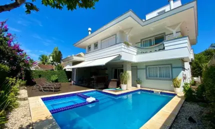 Casa com 5 dormitórios à venda, 383 m² por R$ 5.000.000,00 - Jurerê Internacional - Florianópolis/SC