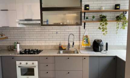 APARTAMENTO TOTALMENTE MOBILIADO EM ÓTIMA LOCALIZAÇÃO NO CENTRO DE FLORIANÓPOLIS