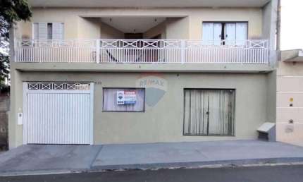 Casa á venda, com 5 quartos, garagem para 3 carros próximo a Bernadinho De Campos