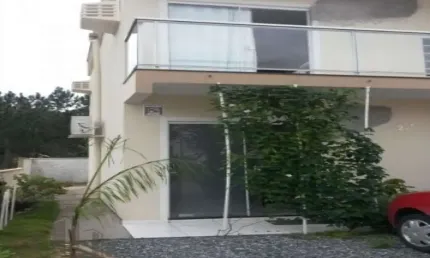 Casa à venda em Brusque-SC, Primeiro de Maio: 2 quartos, 2 salas, 1 banheiro, 63,00 m² de área.