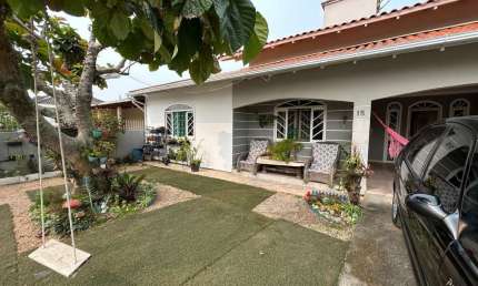 Casa com 3 quartos à venda na Rua Júlia Caetano Dutra, 15, Praia de Fora, Palhoça por R$ 600.000