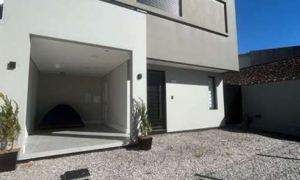 Casa com 3 quartos para alugar na Antonio Matos Areias, 582, Estreito, Florianópolis por R$ 10.000