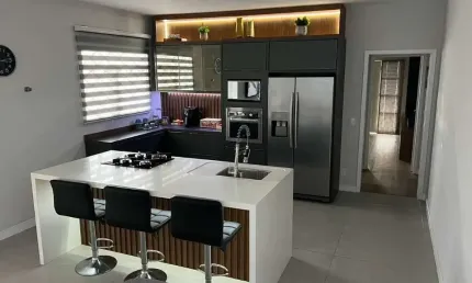 Casa com 3 quartos à venda na Tomaz Joao do Amaral, 04, Serraria, São José por R$ 990.000
