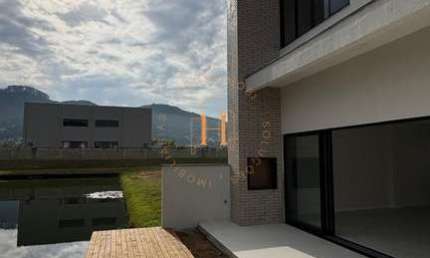 Casa em condomínio fechado com 3 quartos à venda na Avenida Deltaville, 360, Deltaville, Biguaçu por R$ 1.690.000