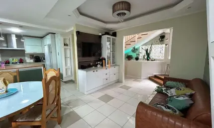 Casa com 4 quartos à venda na Francisca Moreira, 13, Ponta de Baixo, São José por R$ 1.430.000